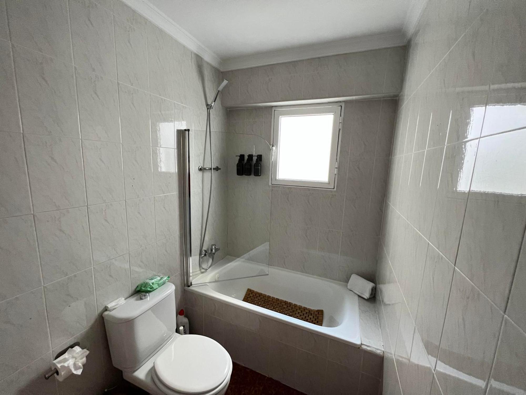 Gran Apartamento Con Parking Gratis Centro De มาลากา ภายนอก รูปภาพ