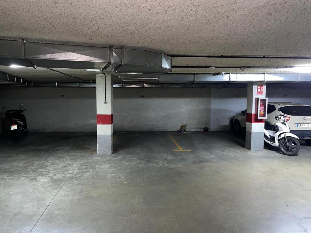 Gran Apartamento Con Parking Gratis Centro De มาลากา ภายนอก รูปภาพ